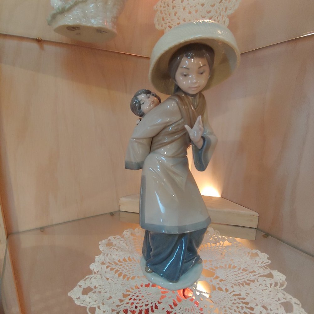 Llardo #5123 "My Precious Bundle"